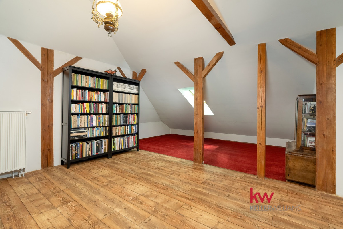 Posesja rezydencjonalna Staw | 2230 m² | Chyby