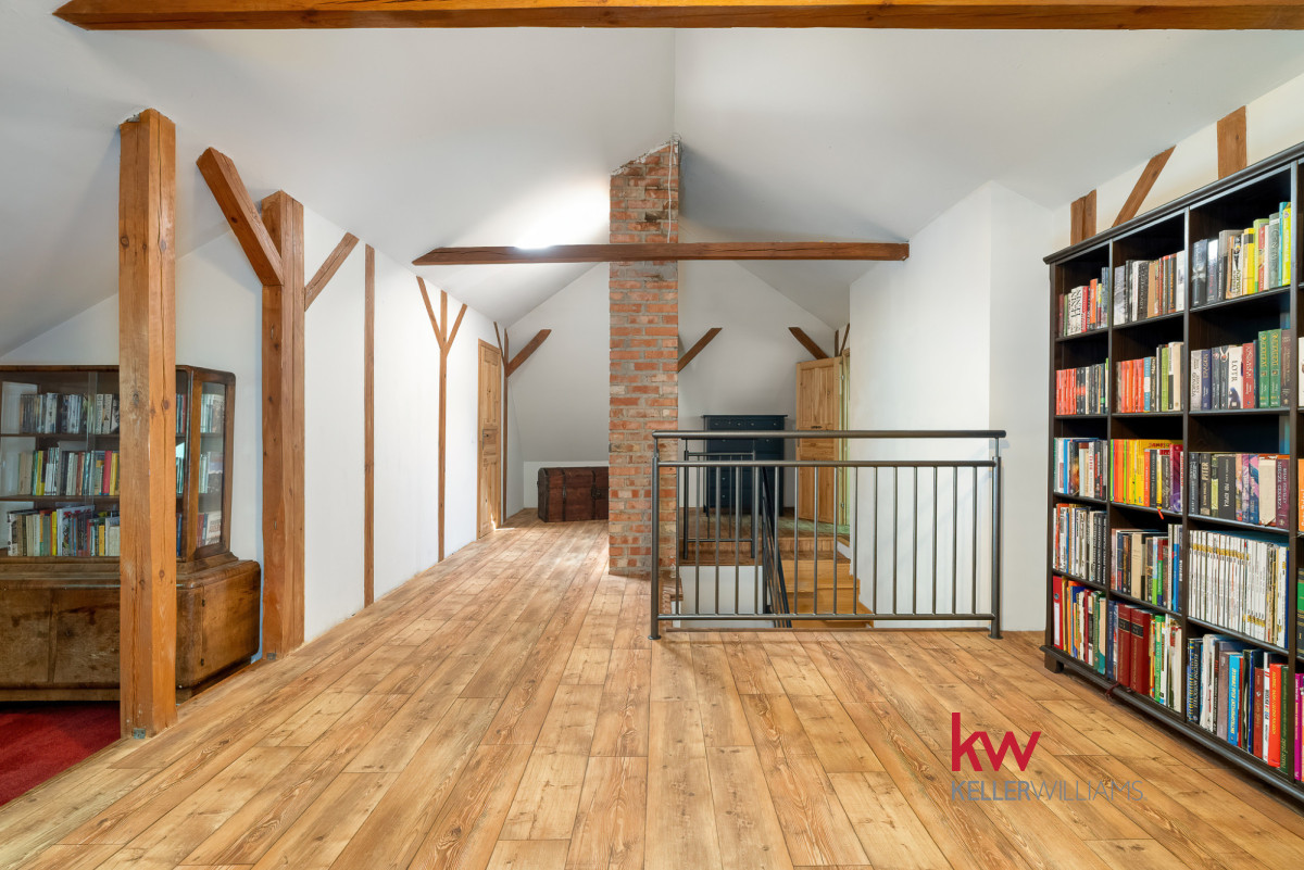 Posesja rezydencjonalna Staw | 2230 m² | Chyby