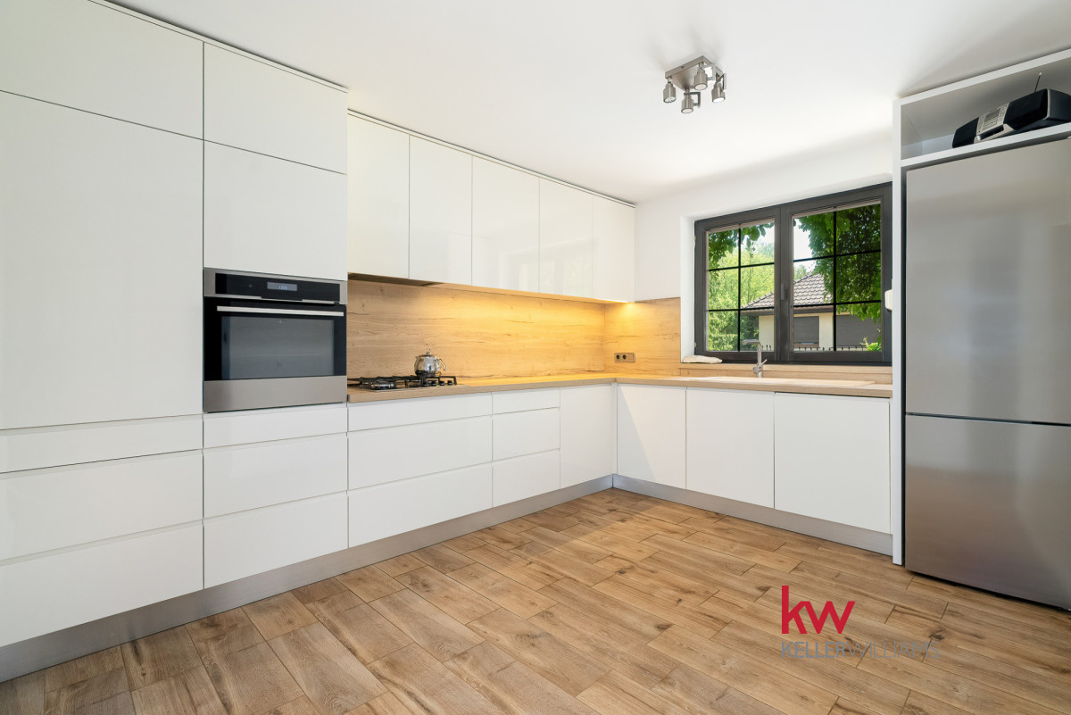 Posesja rezydencjonalna Staw | 2230 m² | Chyby