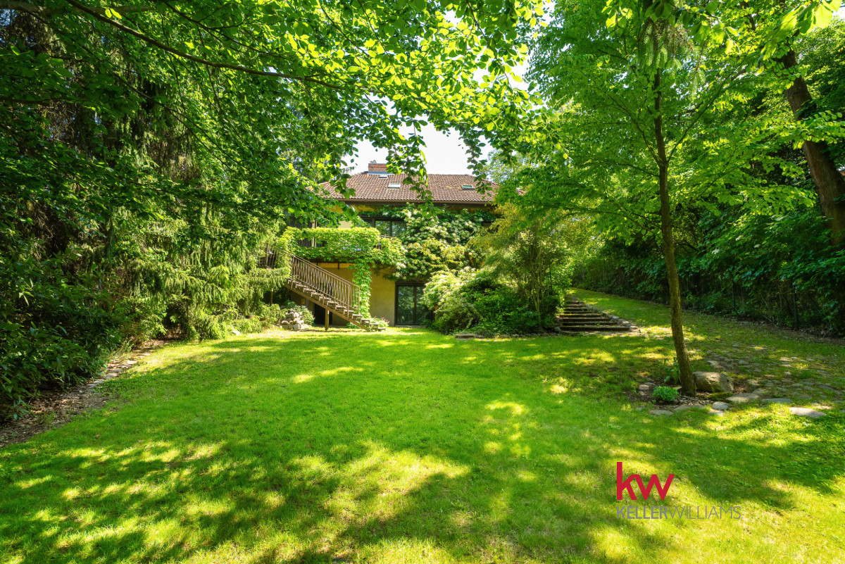 Posesja rezydencjonalna Staw | 2230 m² | Chyby