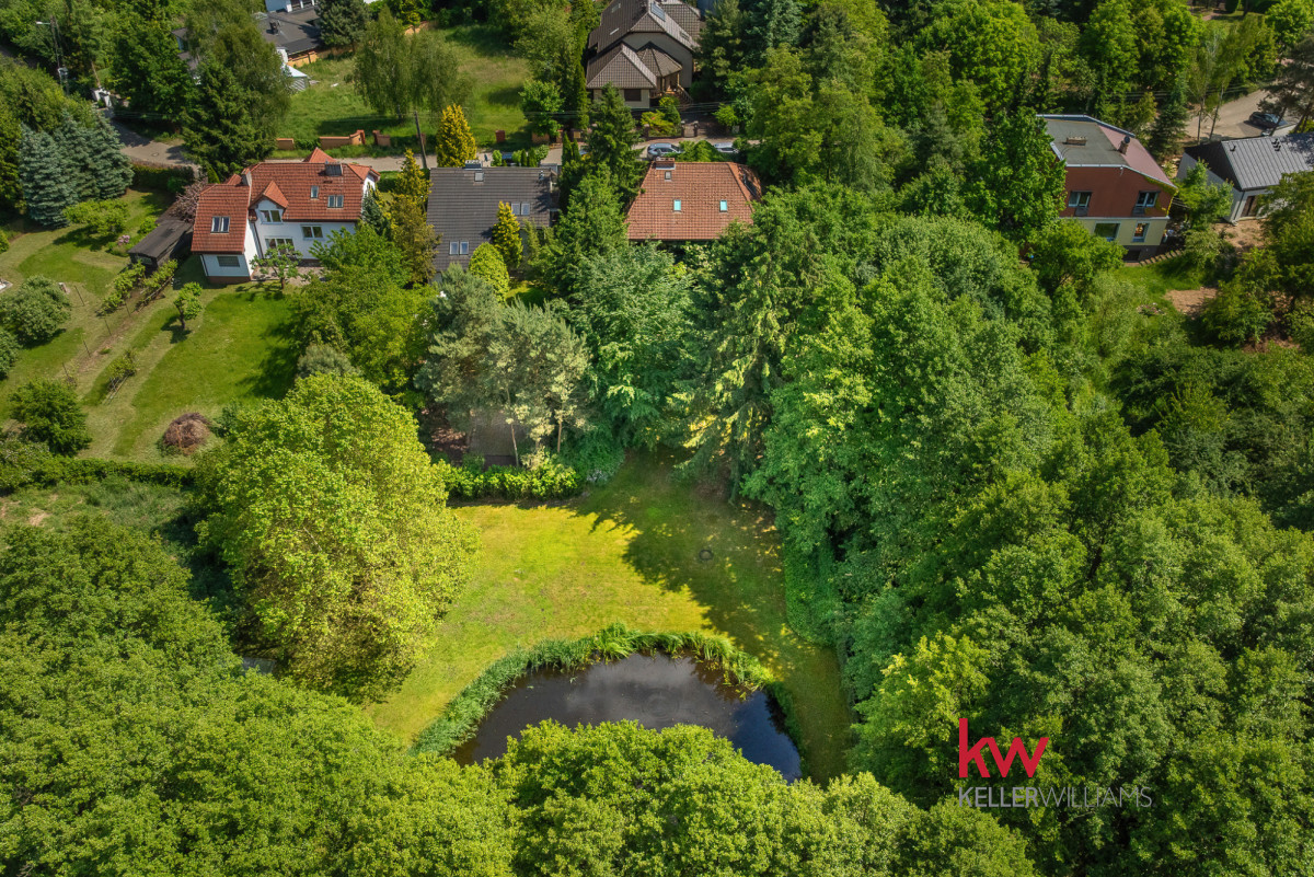 Posesja rezydencjonalna Staw | 2230 m² | Chyby