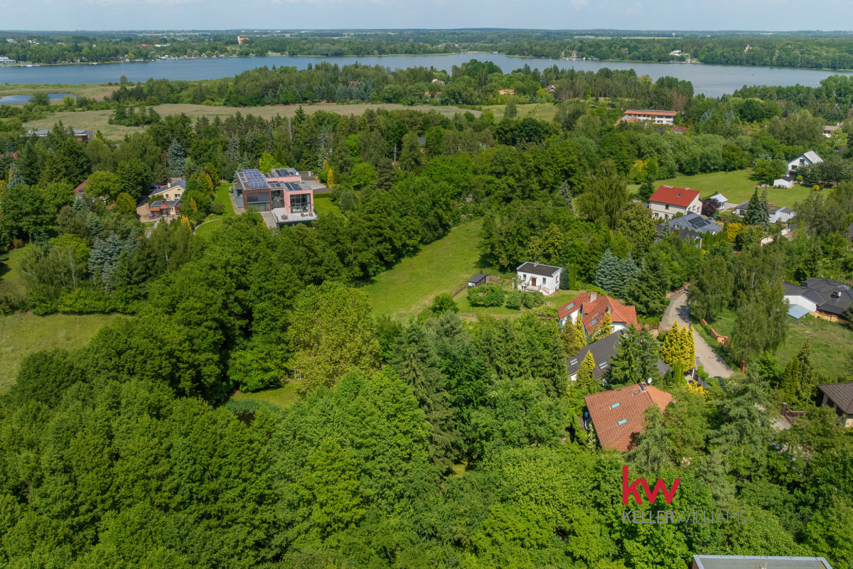 Posesja rezydencjonalna Staw | 2230 m² | Chyby