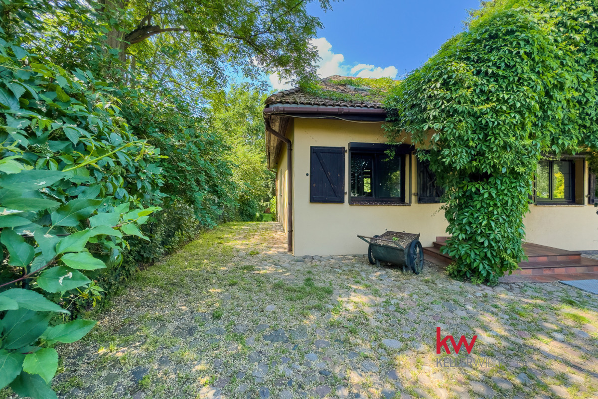Posesja rezydencjonalna Staw | 2230 m² | Chyby