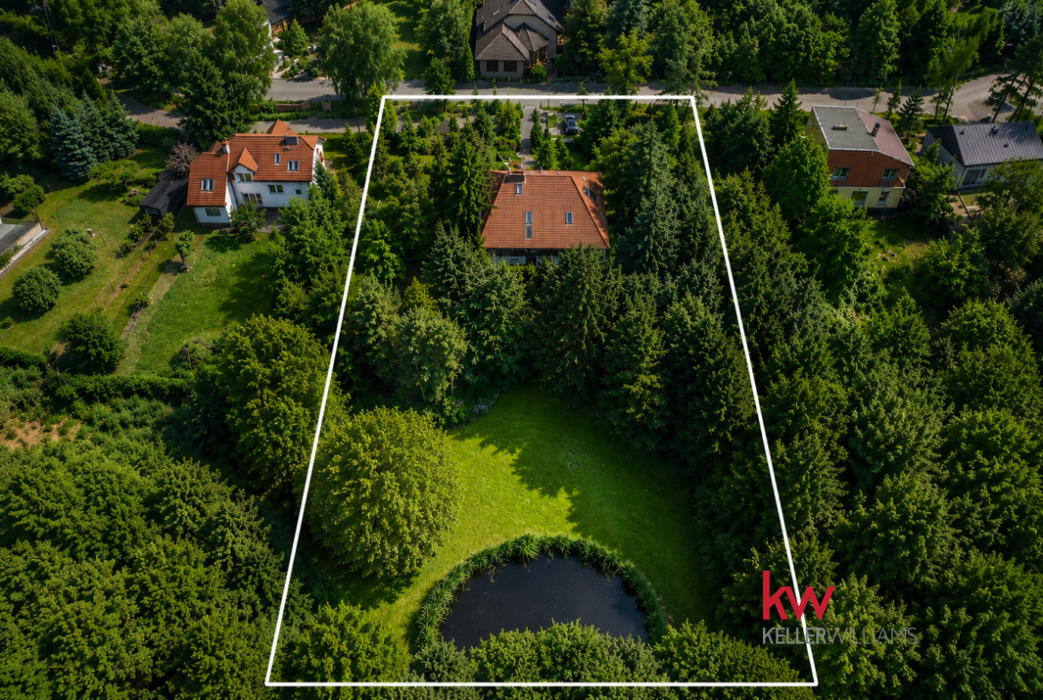 Posesja rezydencjonalna Staw | 2230 m² | Chyby