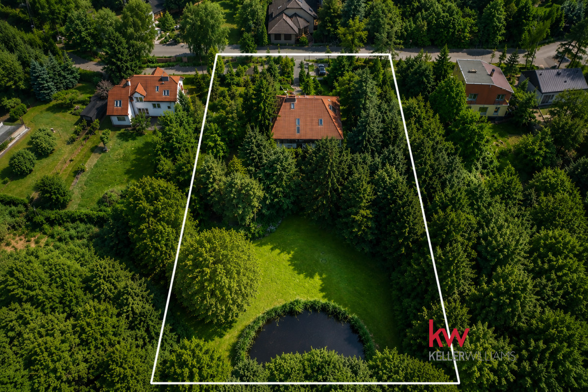 Posesja rezydencjonalna Staw | 2230 m² | Chyby