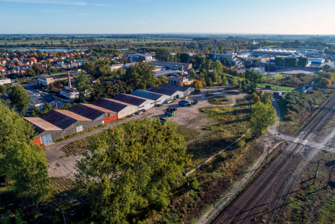 Teren z dostępem do torów kolejowych