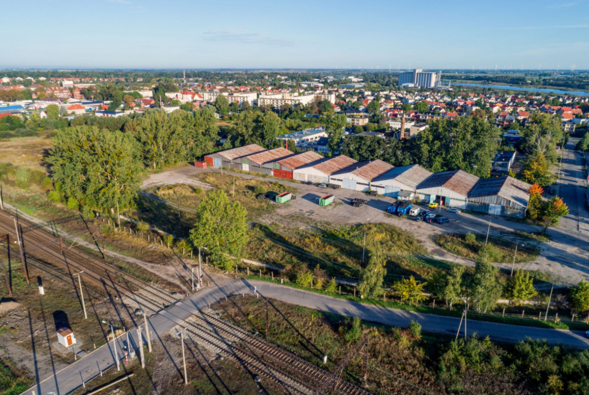 Teren z dostępem do torów kolejowych