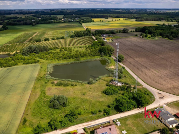 Działka objęta MPZP ze stawem, Sierosław