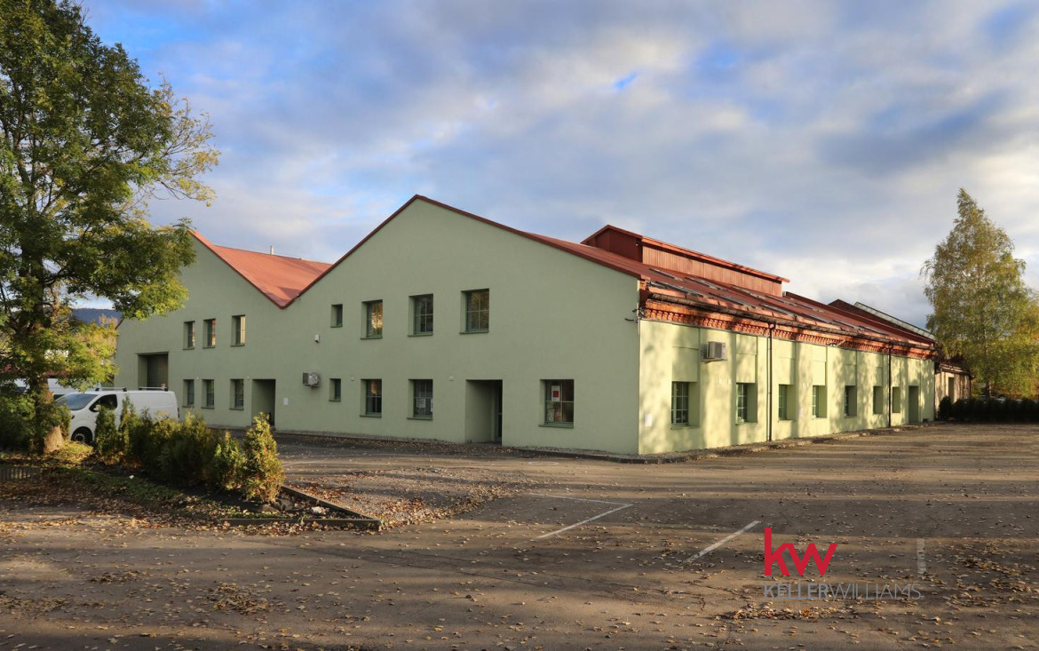 Obiekt Biurowo – Usługowy na sprzedaż 1918 m2