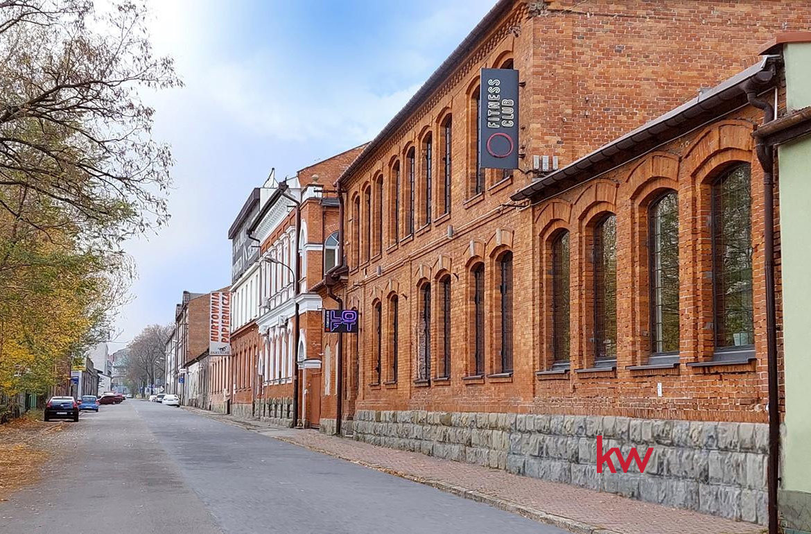 Obiekt Biurowo – Usługowy na sprzedaż 1918 m2