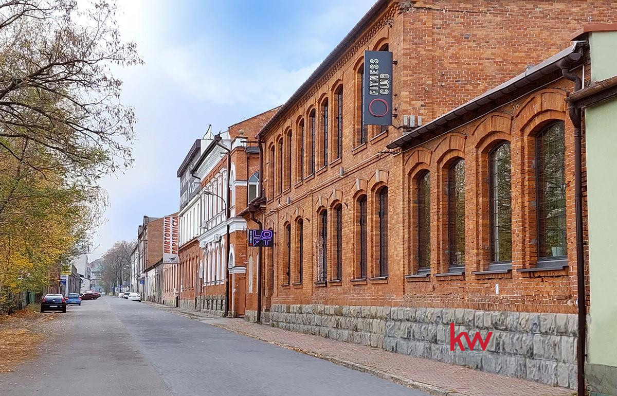 Obiekt Biurowo – Usługowy na sprzedaż 1918 m2