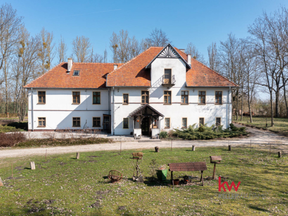 Działający obiekt Dworsko – Parkowy, Komorowo