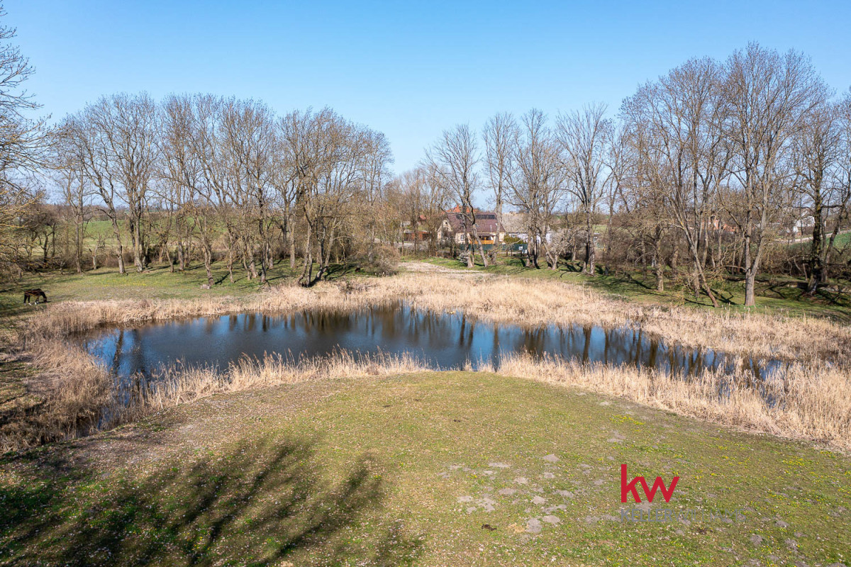 Działający obiekt Dworsko – Parkowy, Komorowo