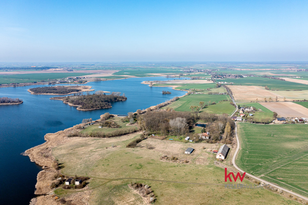 Działający obiekt Dworsko – Parkowy, Komorowo