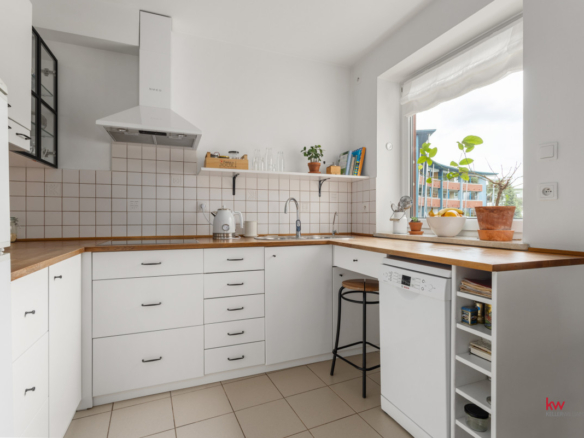 ATANER 2000-80,5 m²-Garaż + komórka-Os. Batorego
