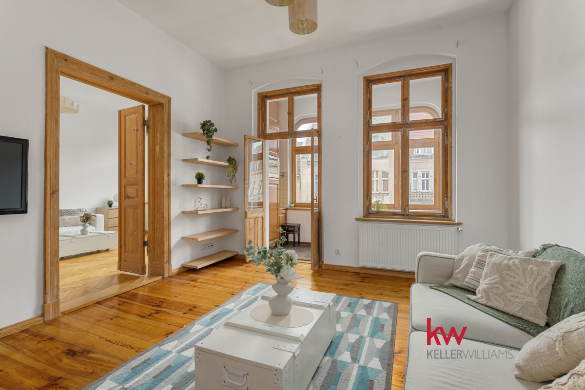 114530525 64 m² | 2 duże pokoje | Jeżyce | Kamienica