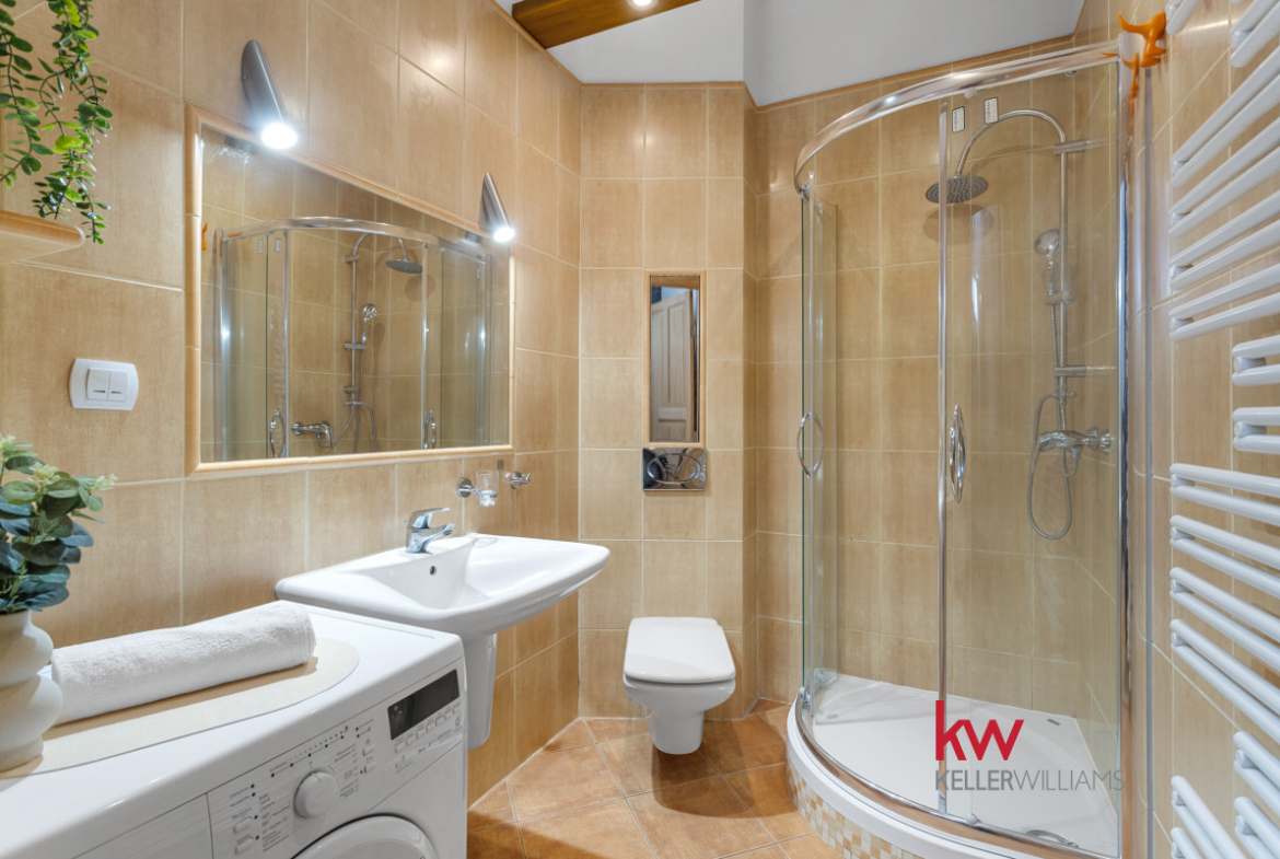 64 m² | 2 duże pokoje | Jeżyce | Kamienica