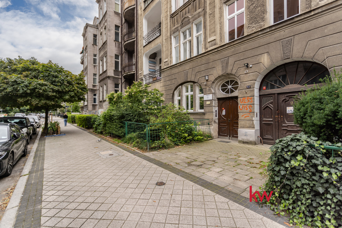 114530564 64 m² | 2 duże pokoje | Jeżyce | Kamienica
