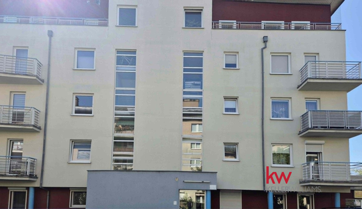 Kawalerka z balkonem i opcją garażu.
