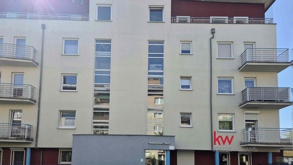 Kawalerka z balkonem i opcją garażu.