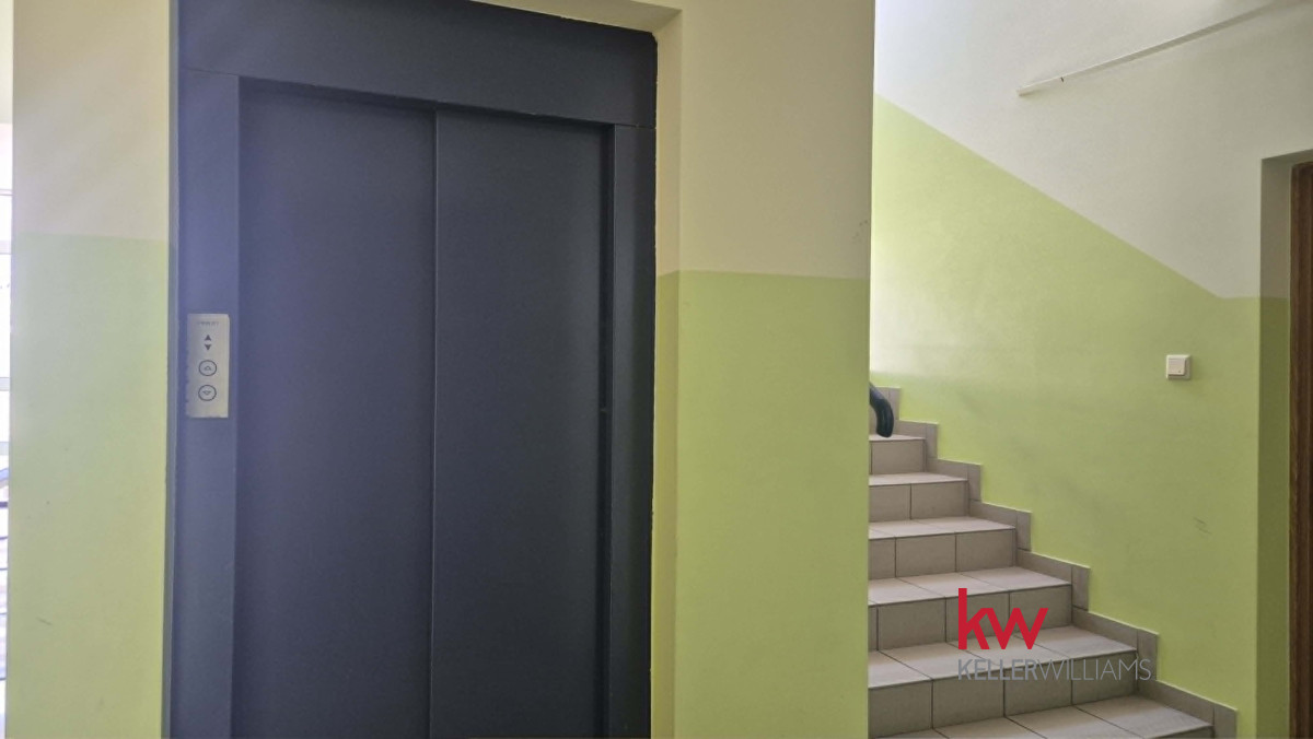 Kawalerka z balkonem i opcją garażu.