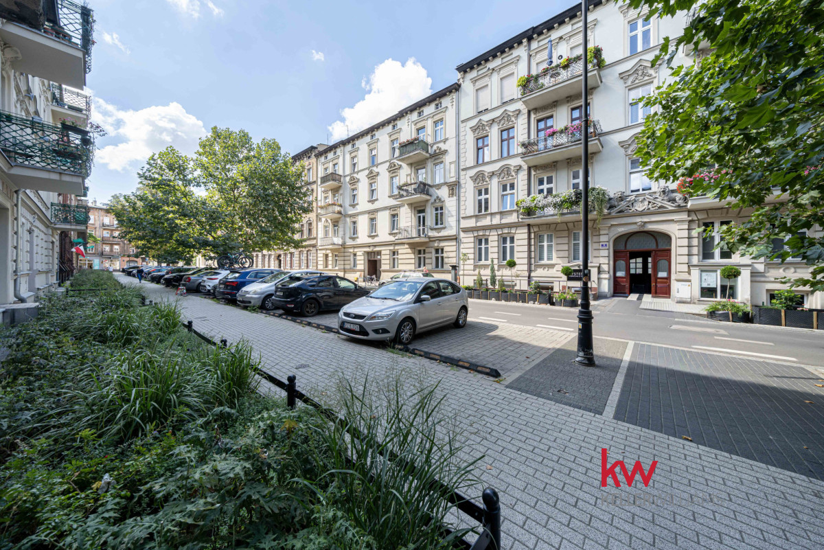 Duże mieszkanie z parkingiem Jeżyce