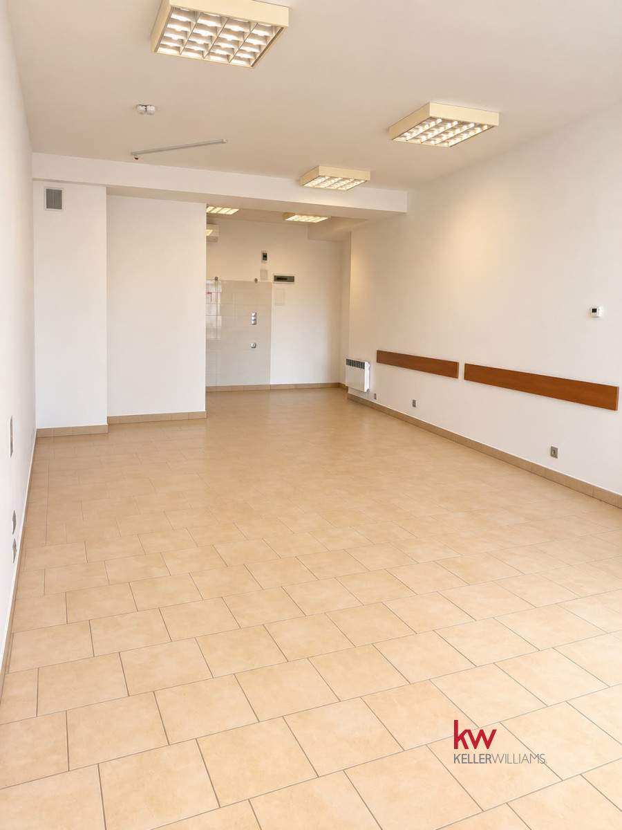 115096439 Lokal z Witryną w centrum