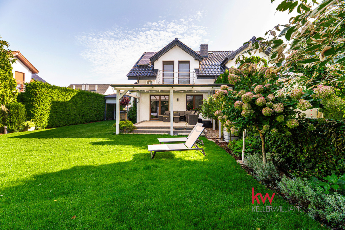 rodzinny dom, 4 sypialnie, poddasze gamingowe
