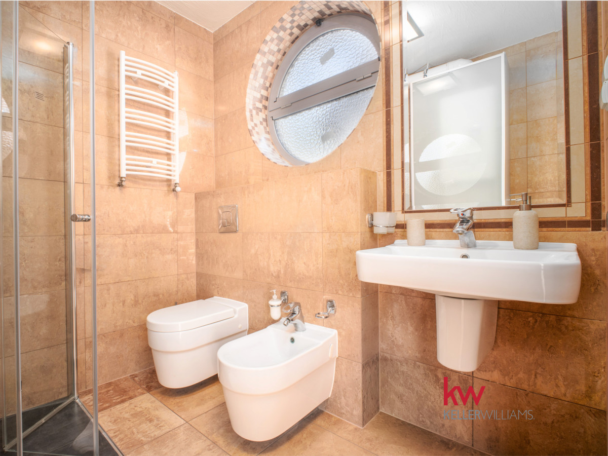 116092511 Dwupoziomowy apartament | 100 m od morza | basen
