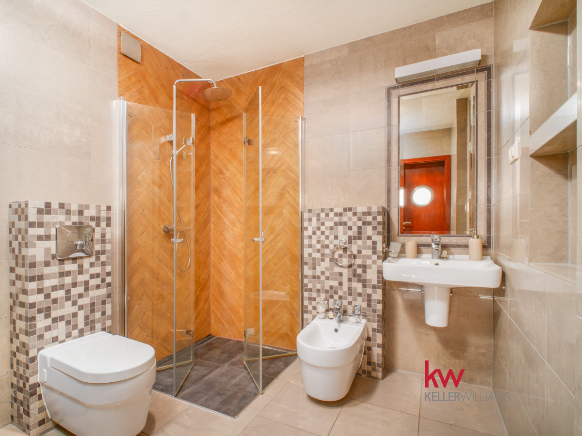 116092892 Dwupoziomowy apartament | 100 m od morza | basen