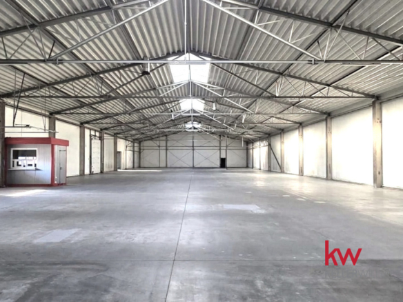 Hala magazynowa z częścią biurową- łącznie 3282 m2