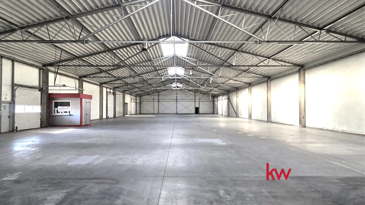 116434739 Hala magazynowa z częścią biurową- łącznie 3282 m2