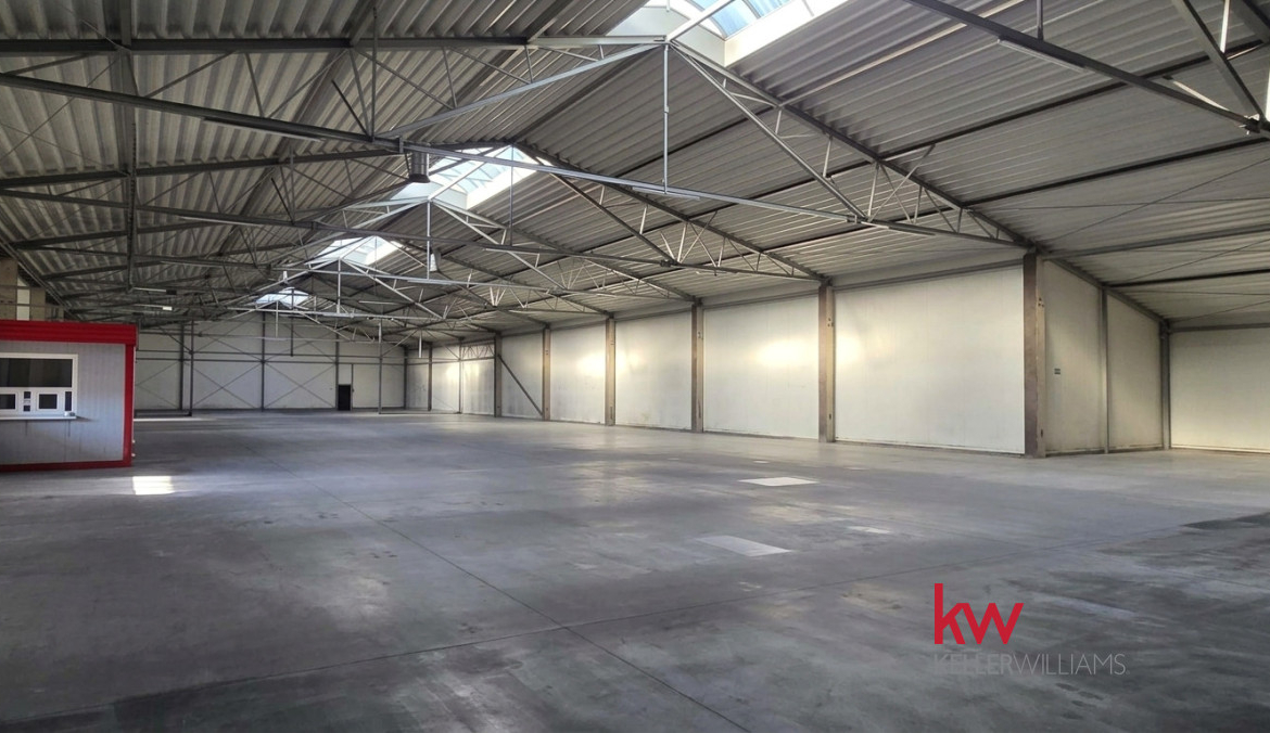 Hala magazynowa z częścią biurową- łącznie 3282 m2