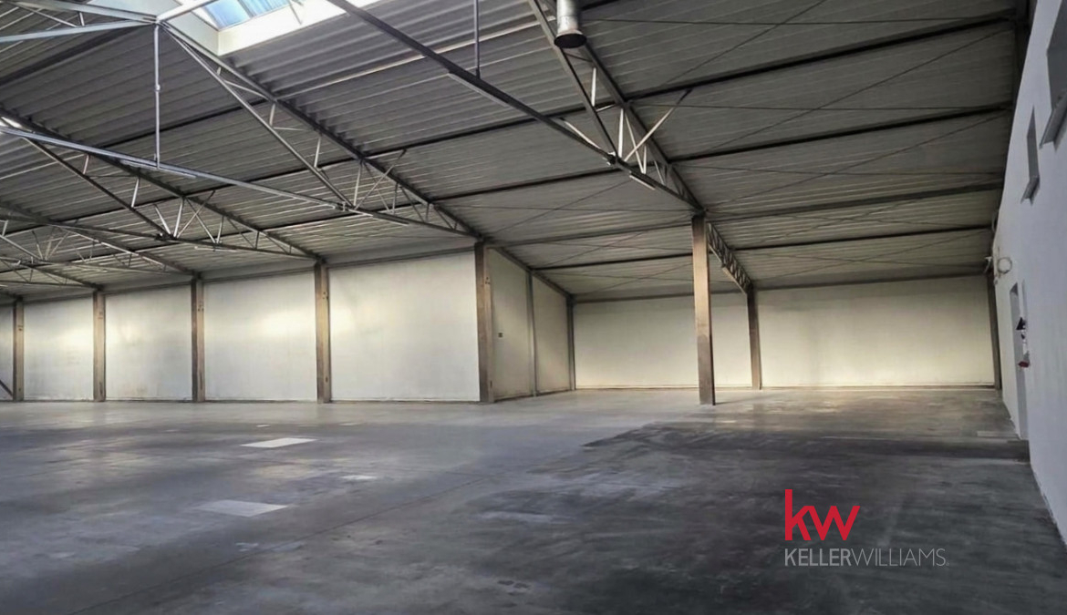 Hala magazynowa z częścią biurową- łącznie 3282 m2