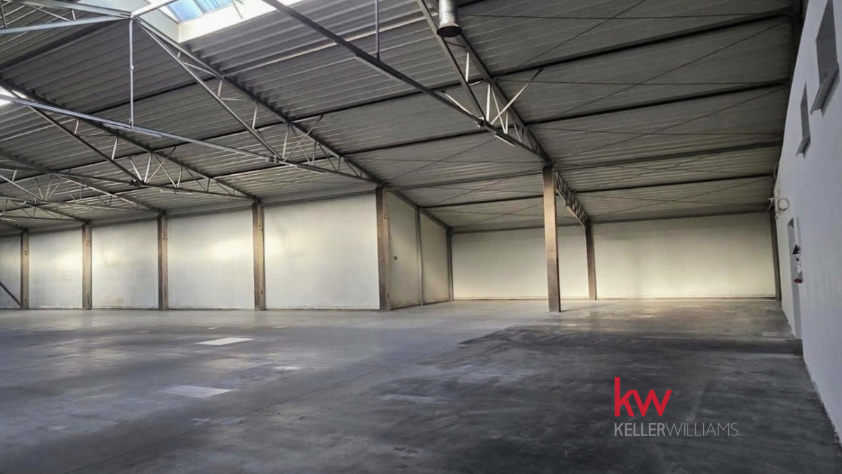 116436899 Hala magazynowa z częścią biurową- łącznie 3282 m2