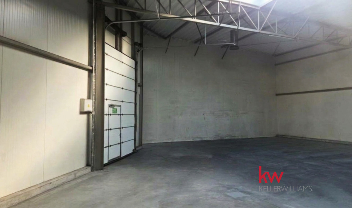 Hala magazynowa z częścią biurową- łącznie 3282 m2