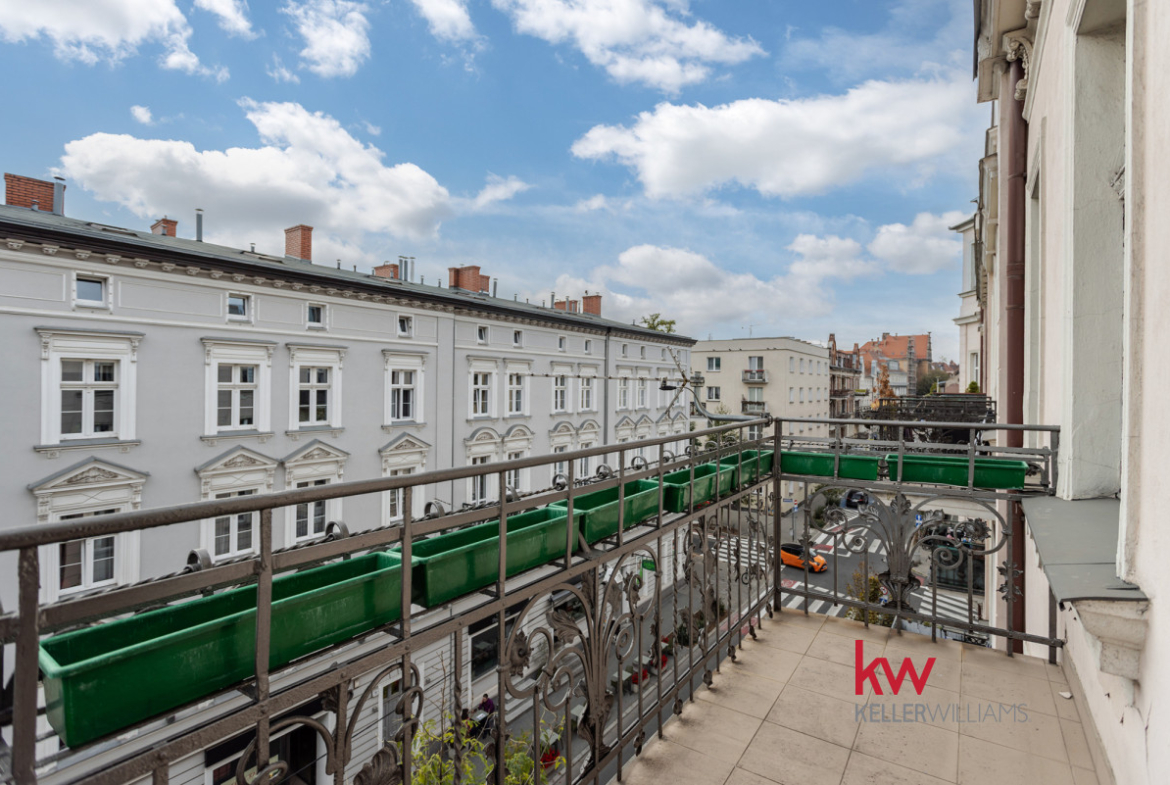 100,8 m² | Oryginalne detale | Kamienica, balkon