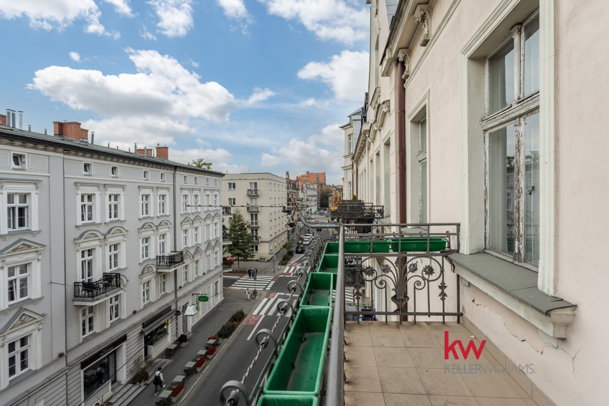 100,8 m² | Oryginalne detale | Kamienica, balkon