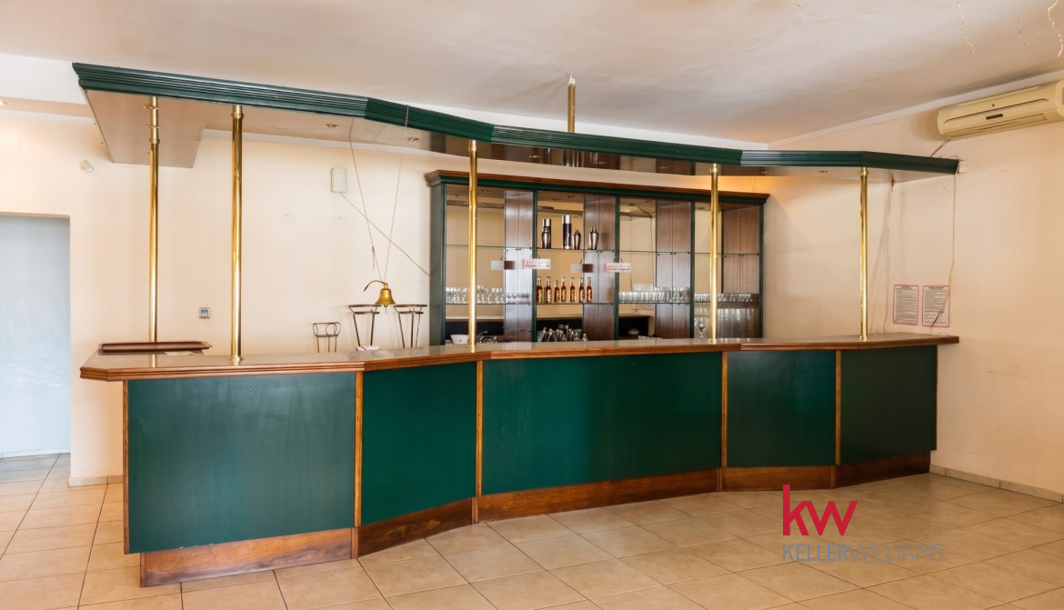 Duży Obiekt Gastronomiczno-Hotelowy Na Wynajem