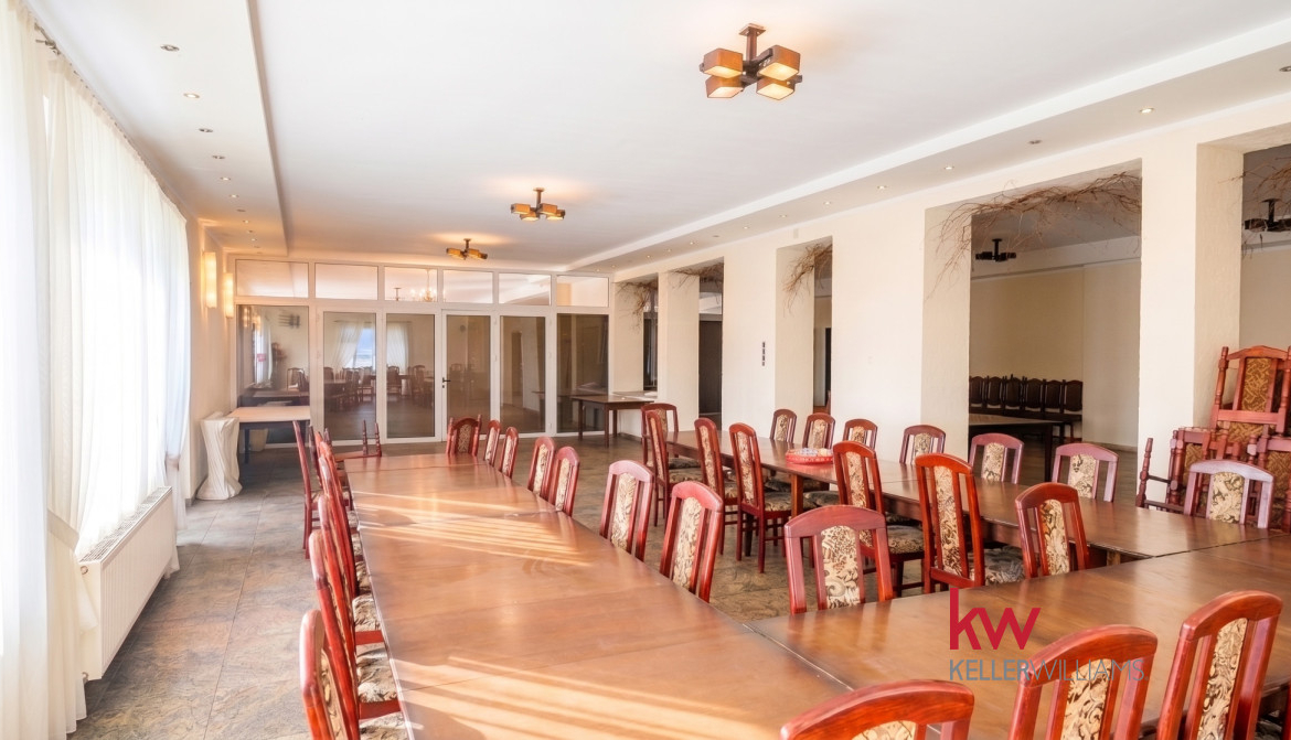 Duży Obiekt Gastronomiczno-Hotelowy Na Wynajem