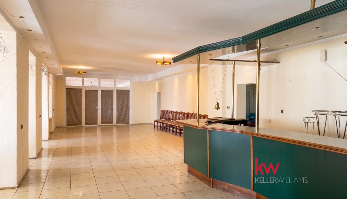 Duży Obiekt Gastronomiczno-Hotelowy Na Wynajem