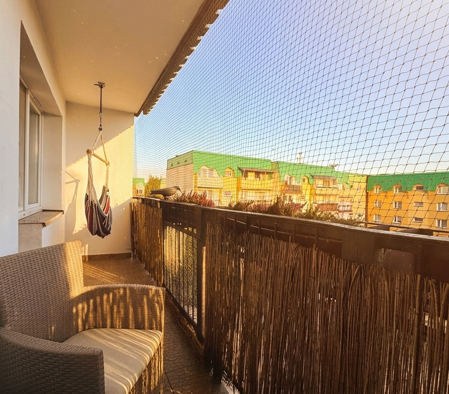 3 pokoje 60 m² z balkonem. Ogrzewanie i woda z mi