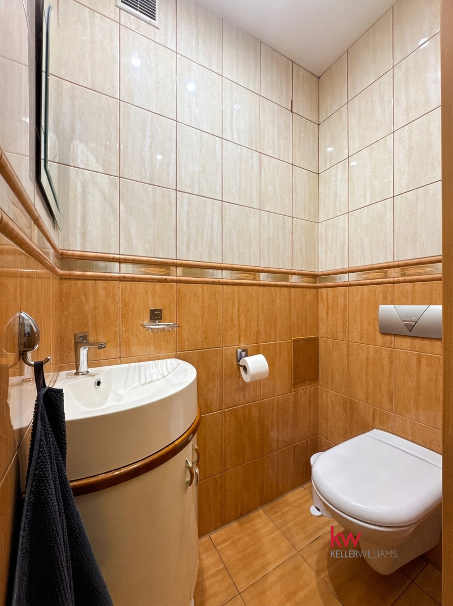 117212999 3 pokoje 60 m² z balkonem. Ogrzewanie i woda z mi