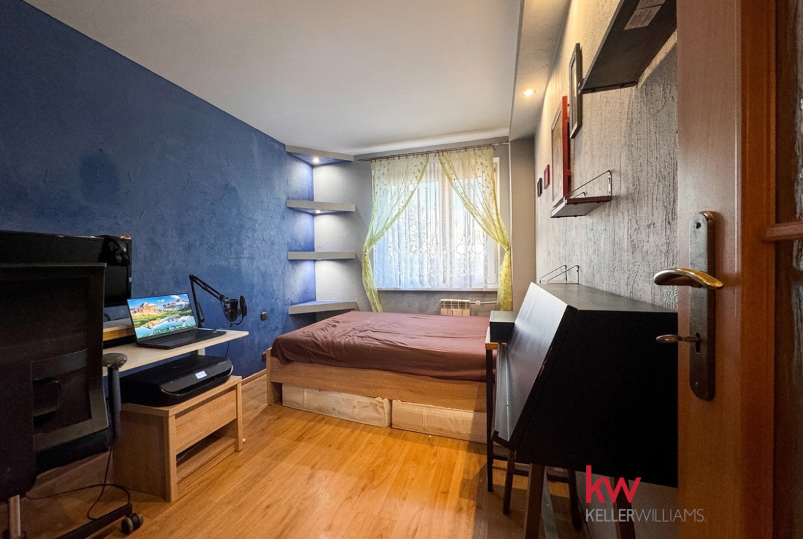 3 pokoje 60 m² z balkonem. Ogrzewanie i woda z mi