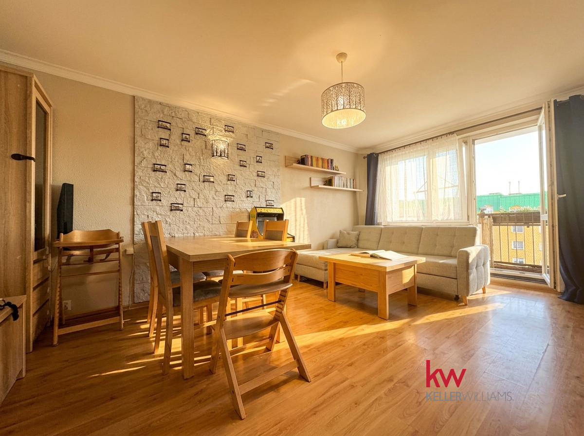 117213014 3 pokoje 60 m² z balkonem. Ogrzewanie i woda z mi