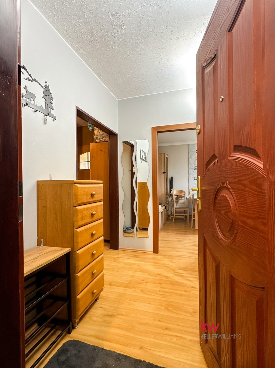 117213023 3 pokoje 60 m² z balkonem. Ogrzewanie i woda z mi