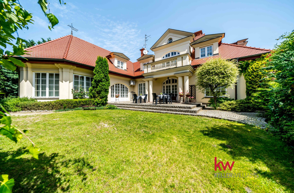 117921122 Pensjonat z restauracją na sprzedaż | 26 pokoi |